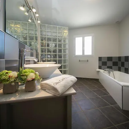 Moderne De Lourdes